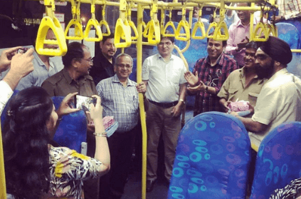Commuters come together to give bus conductor a farewell