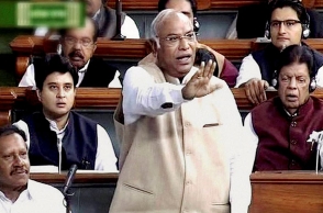 Congress slams AIADMK for stalling Lok Sabha