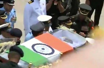 Former PM Vajpayee's mortal remains brought to BJP headquarters, state funeral at 4 pm