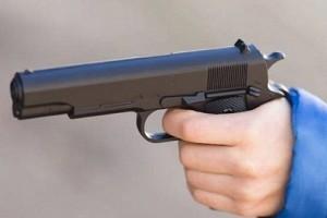 Techie attempts to rob bank with toy gun, arrested