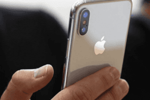 Samsung Might Sue A Woman For Using Apple's iPhone X; Here's Why