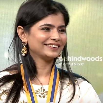 Chinmayi's live performance of Kaathalae Kaathalae song in Behindwoods Gold Medals