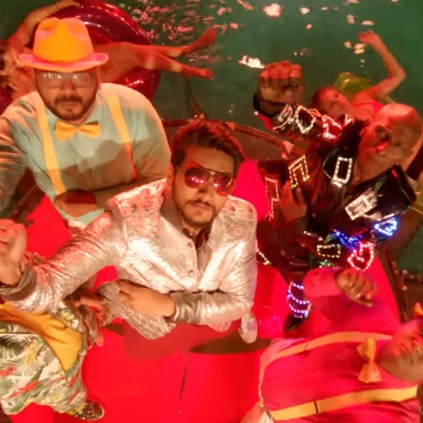 Iruttu Araiyil Murattu Kuththu - Party video song Iruttu Araiyil Murattu Kuththu - Party video song
