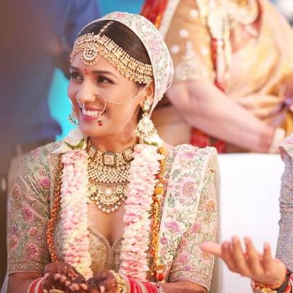 Theri Chella Kutty song singer Neeti Mohan gets married to Nihar Pandya