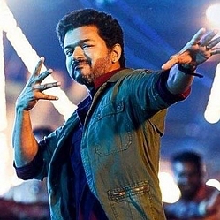 You can now reserve your seats for Vijay's Sarkar