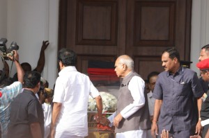 Karunanidhi death: Political leaders and Celebrities pay homage