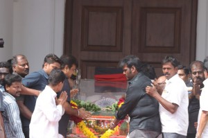 Karunanidhi death: Political leaders and Celebrities pay homage