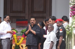 Karunanidhi death: Political leaders and Celebrities pay homage