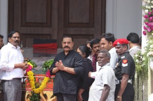 Karunanidhi death: Political leaders and Celebrities pay homage