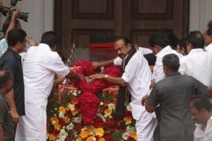 Karunanidhi death: Political leaders and Celebrities pay homage