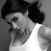 Mouni Roy (aka) MouniRoy